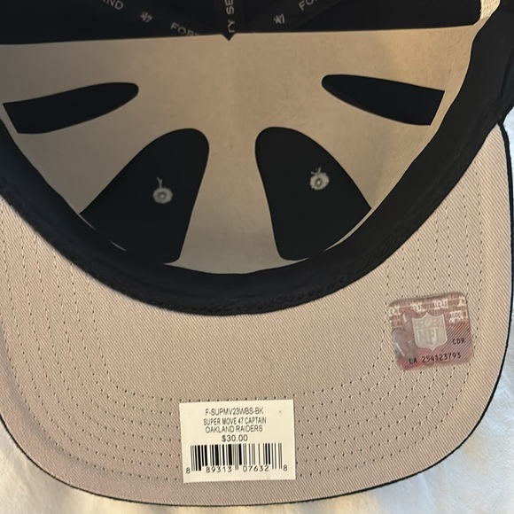 BRAND NEW RAIDERS NFL Silver & Black Unisex HAT/CAP🏈 - Picture 6 of 7
